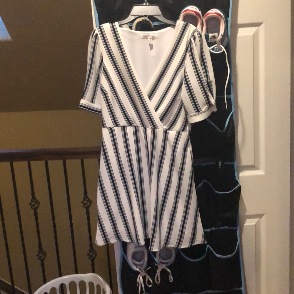 Woman’s dress above knee size med blue and white